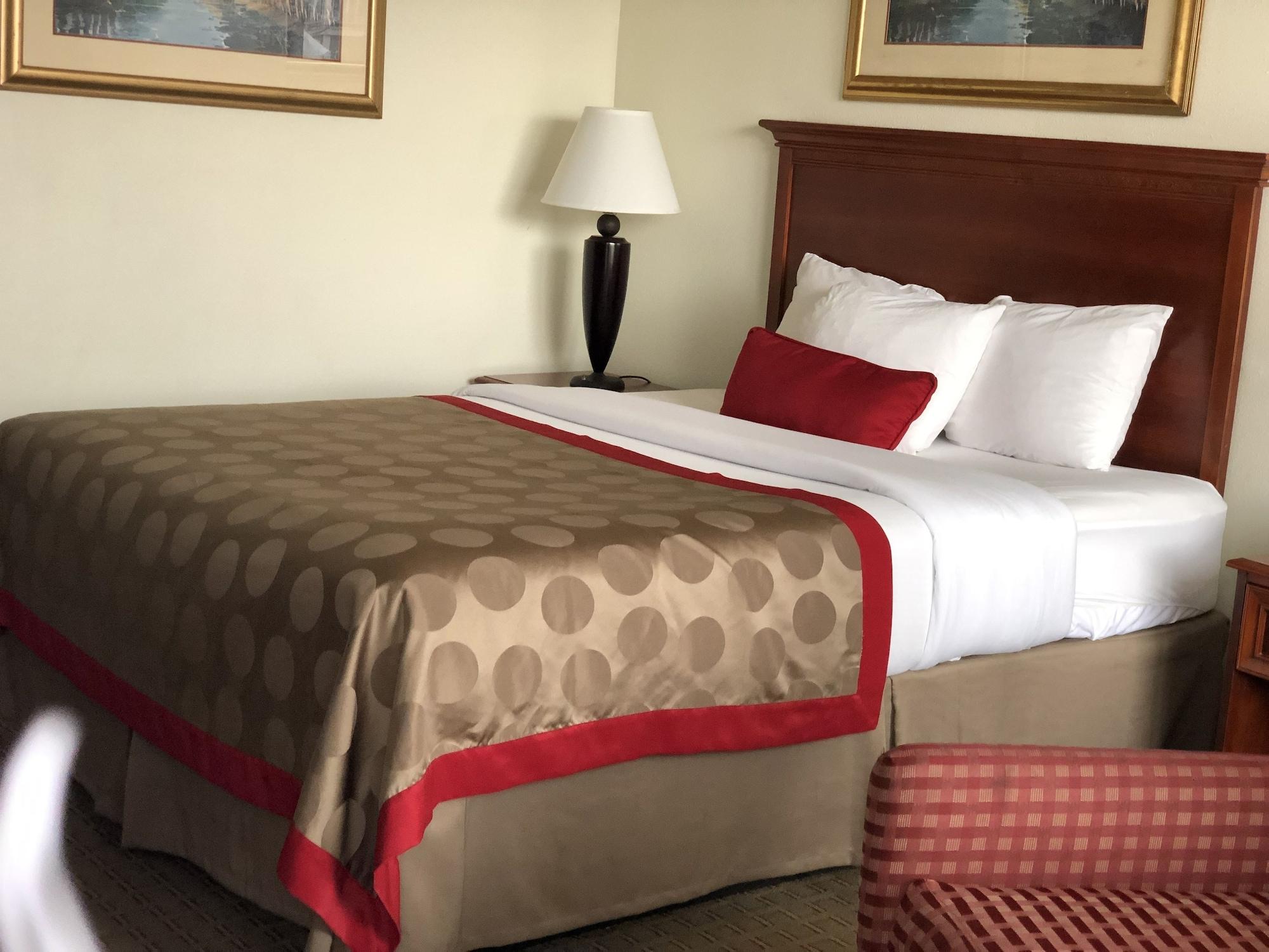 Hotel Ramada By Wyndham New Iberia Esterno foto