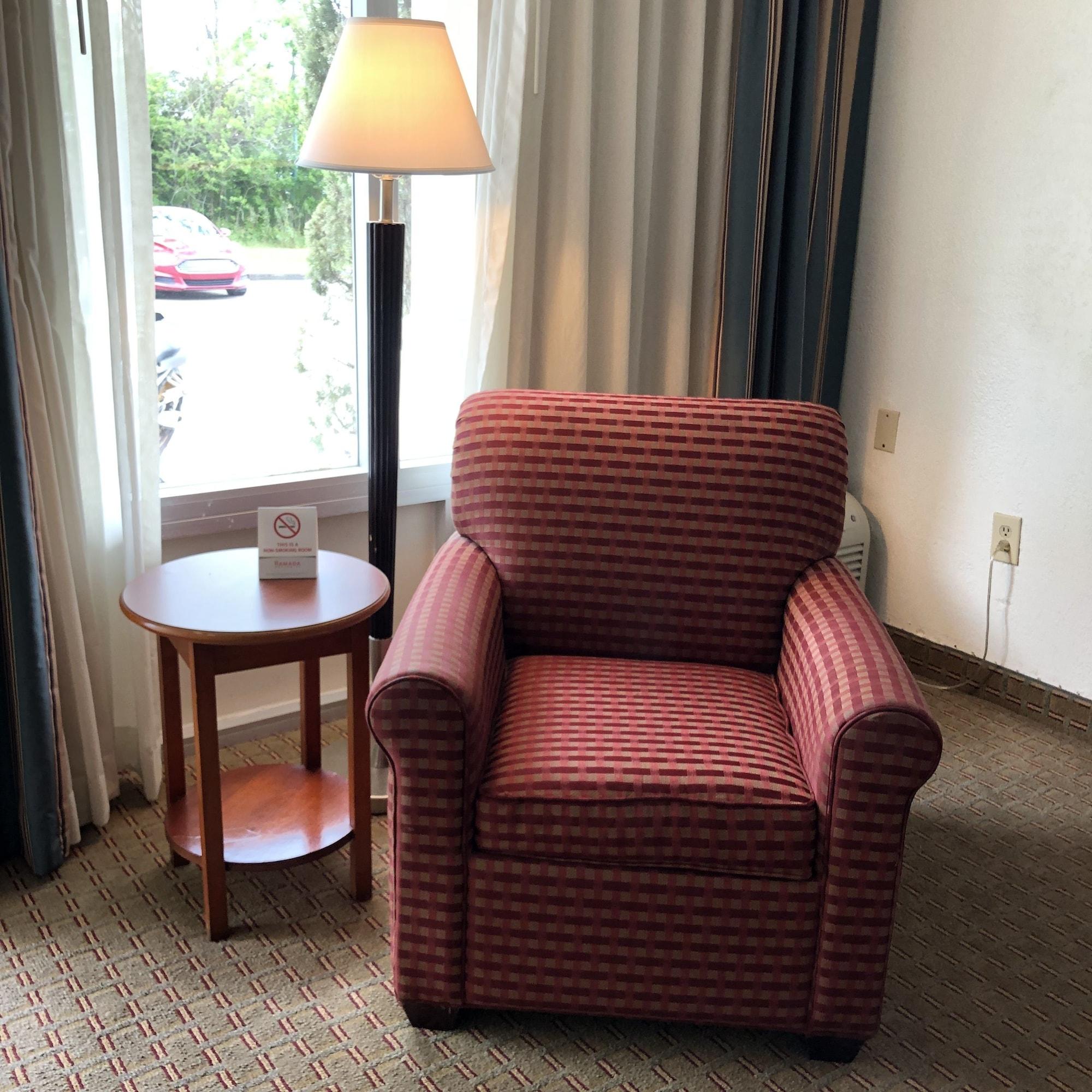 Hotel Ramada By Wyndham New Iberia Esterno foto